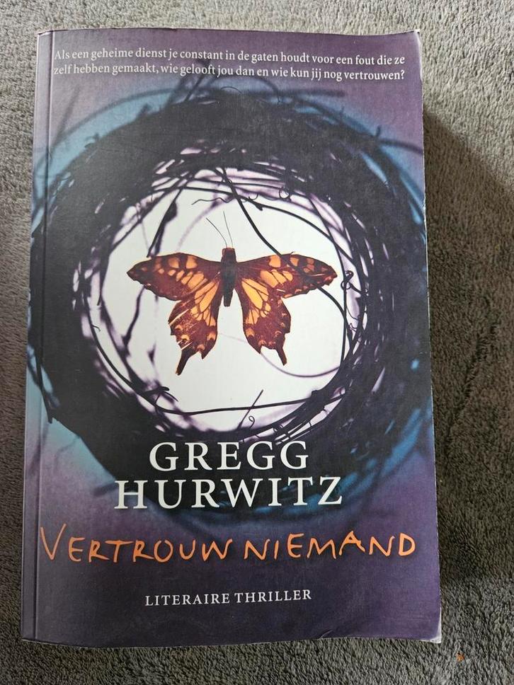 Vertrouw Niemand - Gregg Hurwitz, Boeken, Thrillers, Zo goed als nieuw, Nederland, Ophalen of Verzenden
