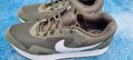 Nog nieuw NIKE sport schoenen, Ophalen of Verzenden, Zo goed als nieuw, Wit, Sneakers of Gympen