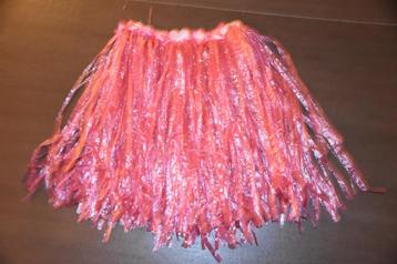 Roze stroken rokje beschikbaar voor biedingen