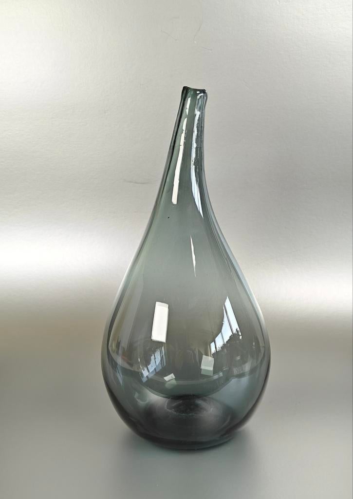 Mondgeblazen antraciet kleurige glazen vaas. Vintage, Ophalen of Verzenden