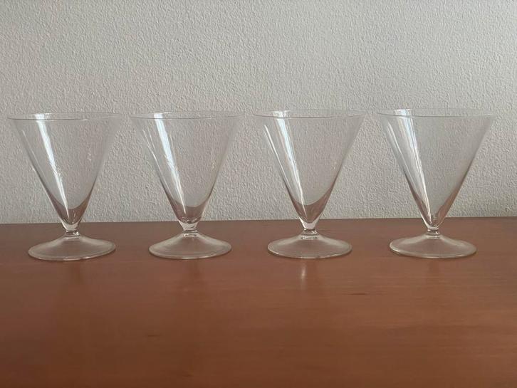 Gerard Muller: 4 Funnel glazen zonder knoop late productie, Antiek en Kunst, Antiek | Glas en Kristal, Ophalen of Verzenden