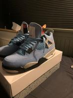 Jordan 4 university blue maat 43, Kleding | Heren, Schoenen, Ophalen of Verzenden, Zo goed als nieuw