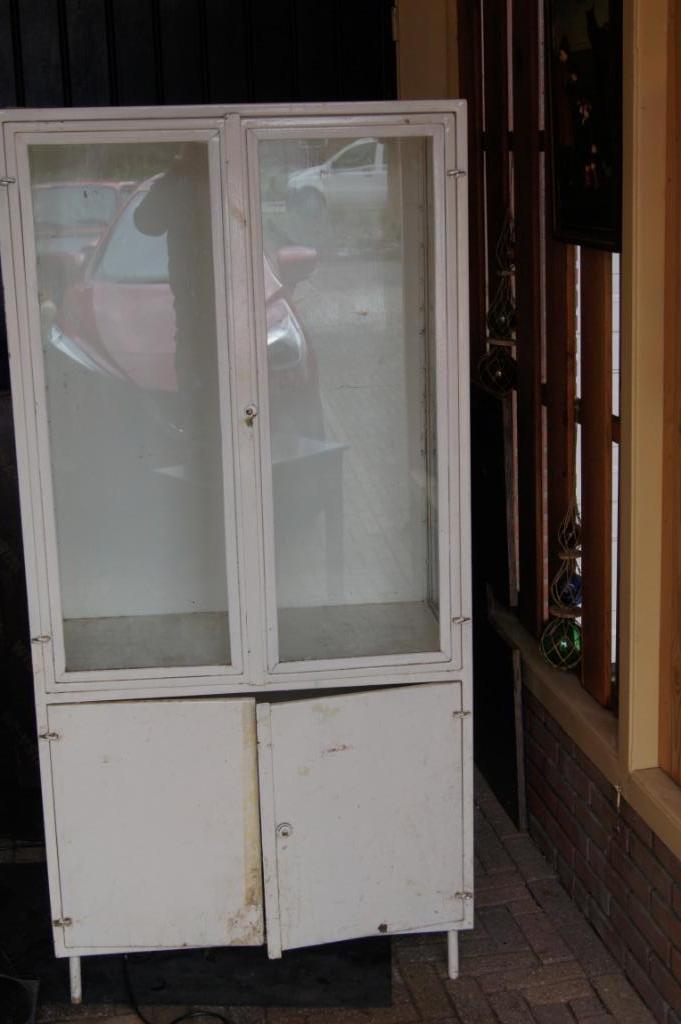 Kast,  Medische kast 50e jaren vorige eeuw, Huis en Inrichting, Kasten | Vitrinekasten, Gebruikt, 50 tot 100 cm, 25 tot 50 cm