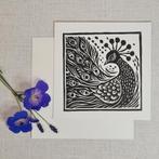 Dubbele wenskaart 15x15 cm. met envelop. pauw, linosnede, Ophalen of Verzenden, Nieuw