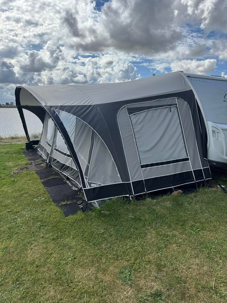 Unico Genua 280 Voortent Maat 12 - grijs- Zwart, Caravans en Kamperen, Voortenten en Luifels, Gebruikt, Unico Ventura, Ophalen of Verzenden