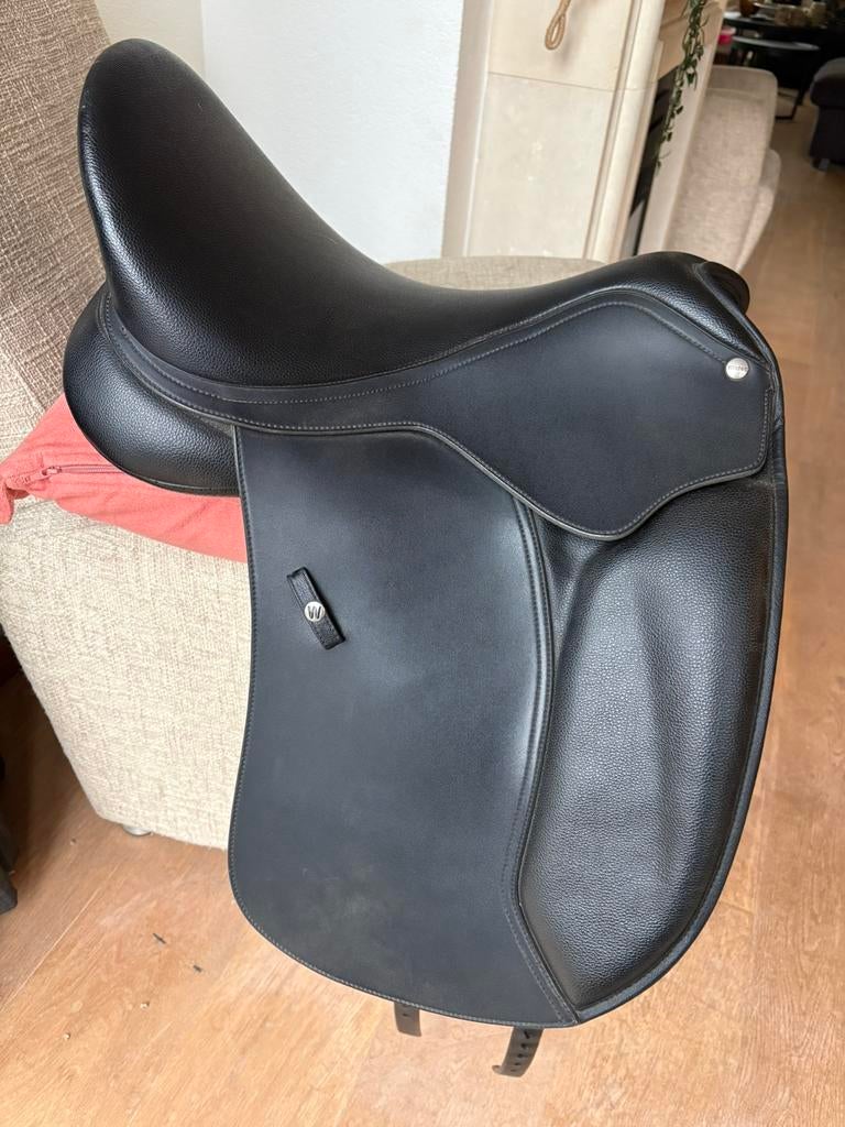 Zadel Wintec 500 dressuur 17 inch, Dieren en Toebehoren, Paarden en Pony's | Zadels, Ophalen of Verzenden, Zo goed als nieuw, Dressuur
