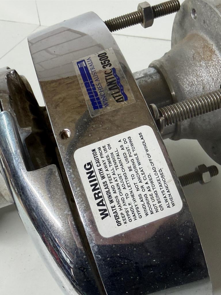 Muir Atlantic 3500 ankerlier 24 volt, met motor, Ophalen, Gebruikt, Motor en Techniek