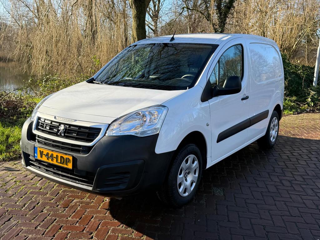Peugeot PARTNER Electric automaat ,1 Eig , 15000 km b.j. 1-2, Stof, Wit, 1564 kg, Nieuw