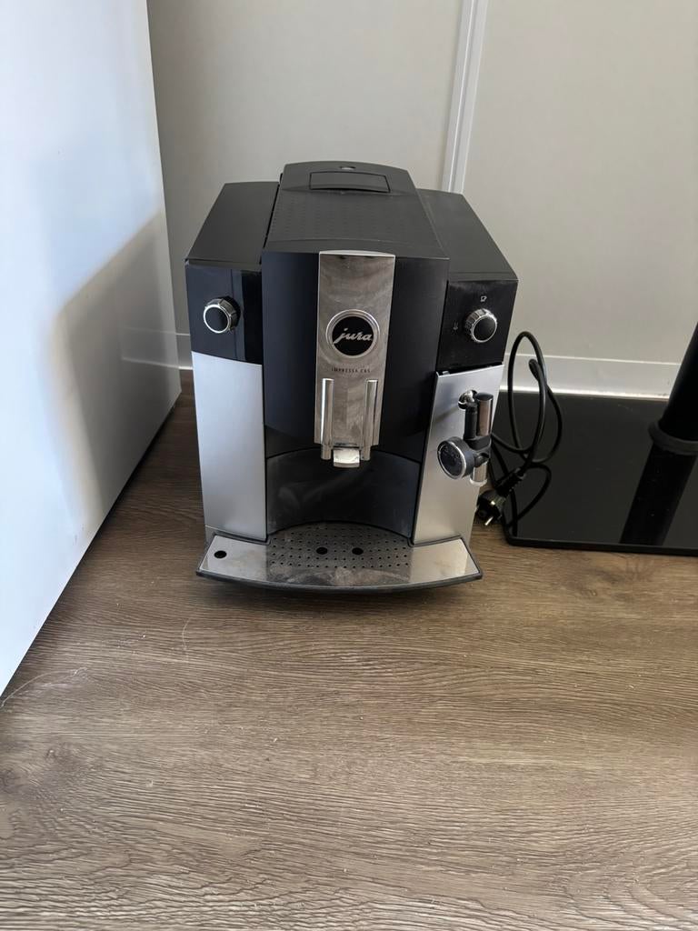 Jura C65, Witgoed en Apparatuur, Koffiezetapparaten, Ophalen, Afneembaar waterreservoir, Gebruikt, Koffiemachine