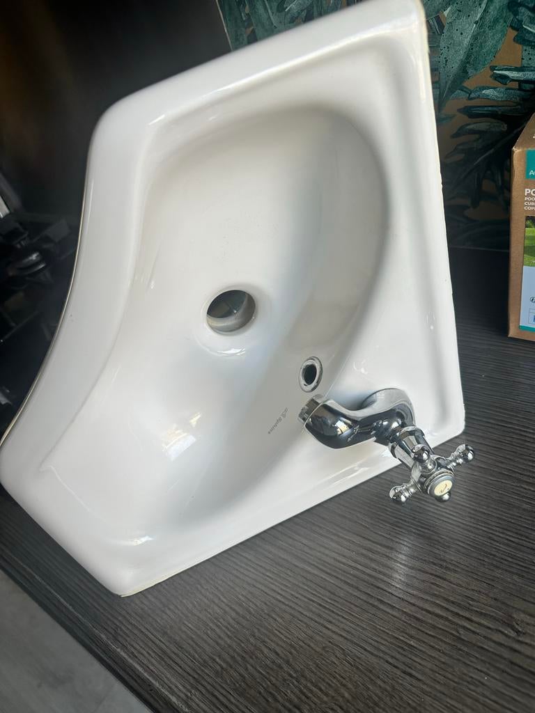 Hoek fontein met kraan, Ophalen, Gebruikt, Chroom, Wastafel