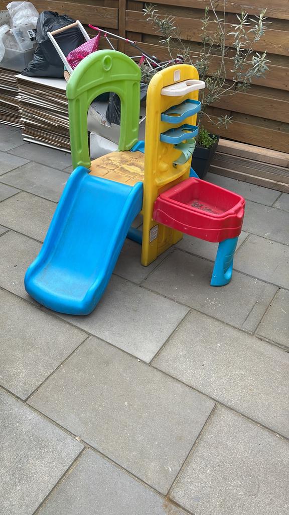 Kinderschommel, glijbaan met waterbak, trampoline en huisje, Ophalen of Verzenden, Zo goed als nieuw, Glijbaan