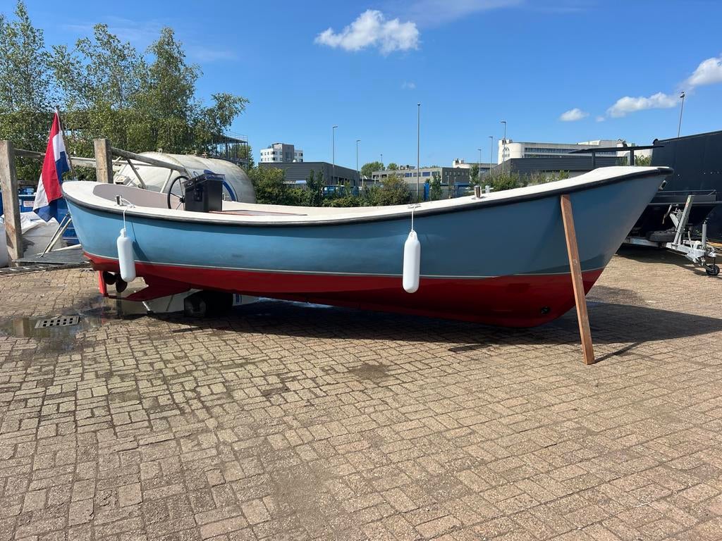 Prachtige sloep 7.80 x 2.80, Watersport en Boten, Sloepen, 70 pk of meer, Gebruikt, Binnenboordmotor, 6 meter of meer
