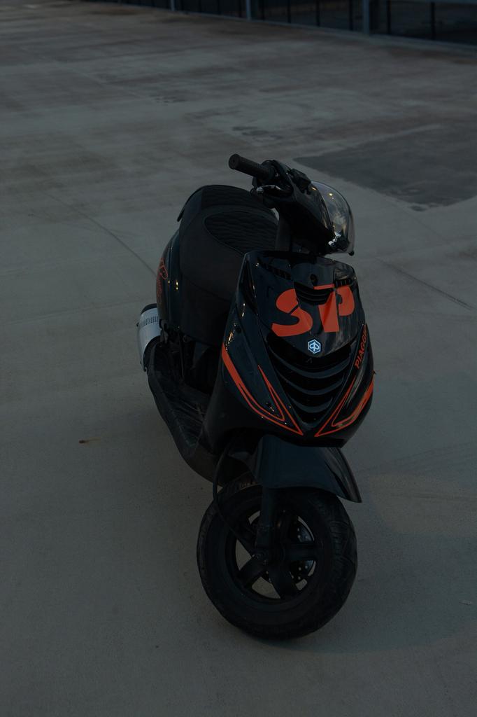 Piaggio zip 70cc bj 2009, Ophalen, Tweetakt, Maximaal 45 km/u, Zo goed als nieuw