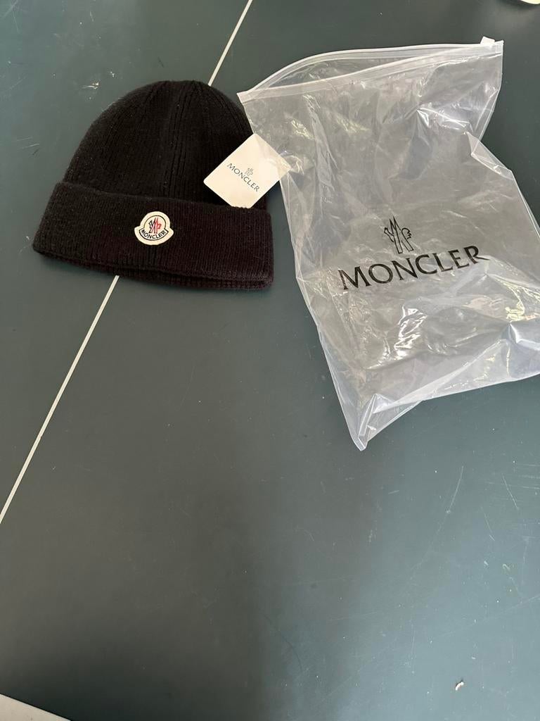Moncler muts, Kleding | Dames, Mutsen, Sjaals en Handschoenen, Ophalen of Verzenden, Zo goed als nieuw, Muts