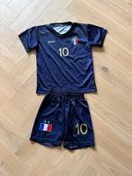 Frans tenue Mbappe maat 128, Maat XS of kleiner, Ophalen of Verzenden, Zo goed als nieuw, Set