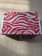 Make-up koffer met zebraprint en slot, Sieraden, Tassen en Uiterlijk, Beautycases, Gebruikt, Ophalen of Verzenden, Roze, Met slot