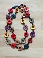 Lange halsketting met kleurige cirkels en houten kralen, Ophalen of Verzenden, Gebruikt, Overige kleuren, Overige materialen