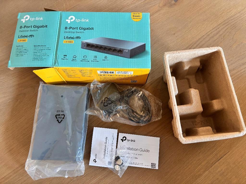8 - poort switch, TP link Gigabit, Boeken, Informatica en Computer, Ophalen, Zo goed als nieuw, Hardware, TP link