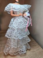 Barbie Bridal Collection 90s vintage Mattel, Ophalen of Verzenden, Zo goed als nieuw, Kleertjes