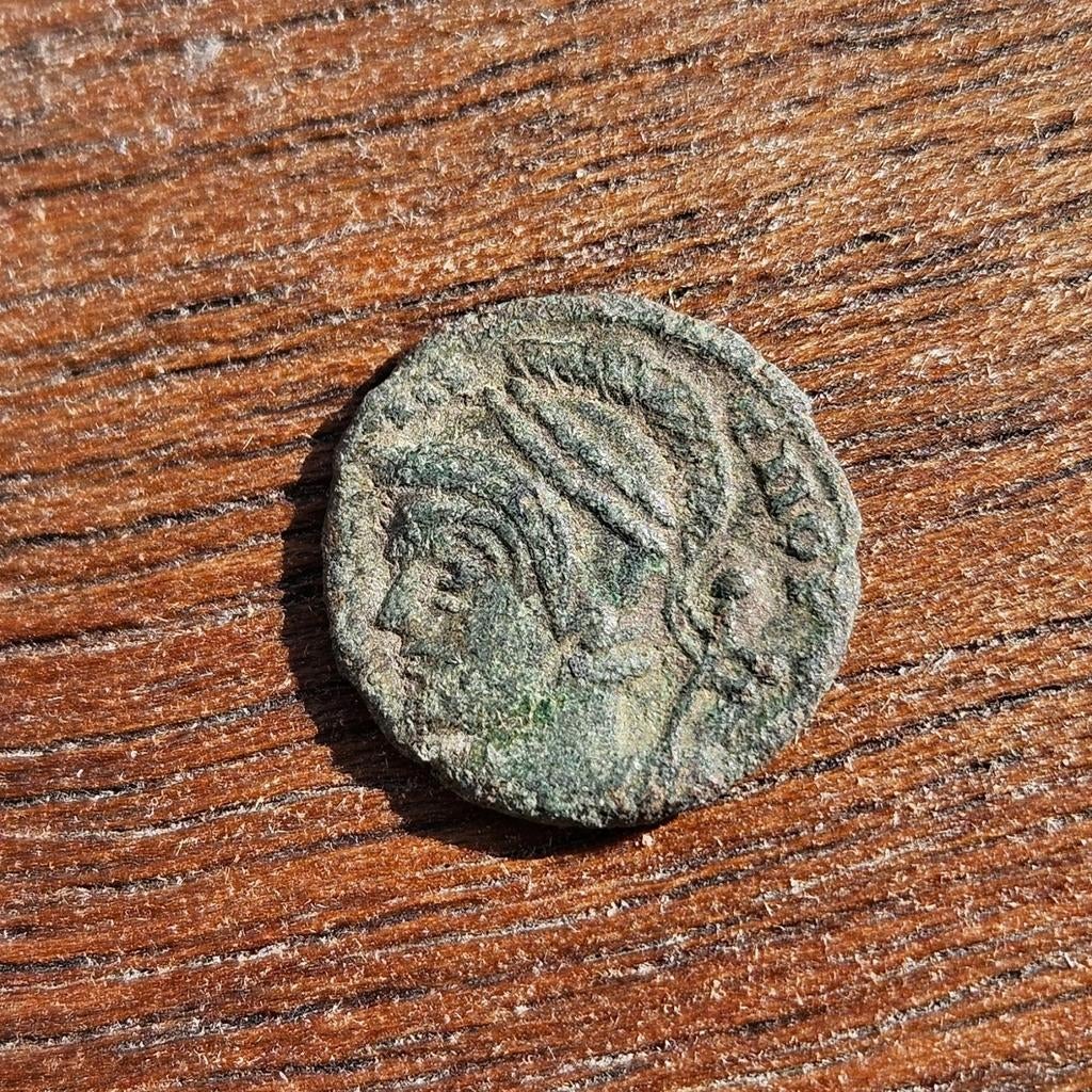 Mooie oude Romeinse munt AE4, 4e eeuw Constantinopel, Ophalen of Verzenden, Losse munt