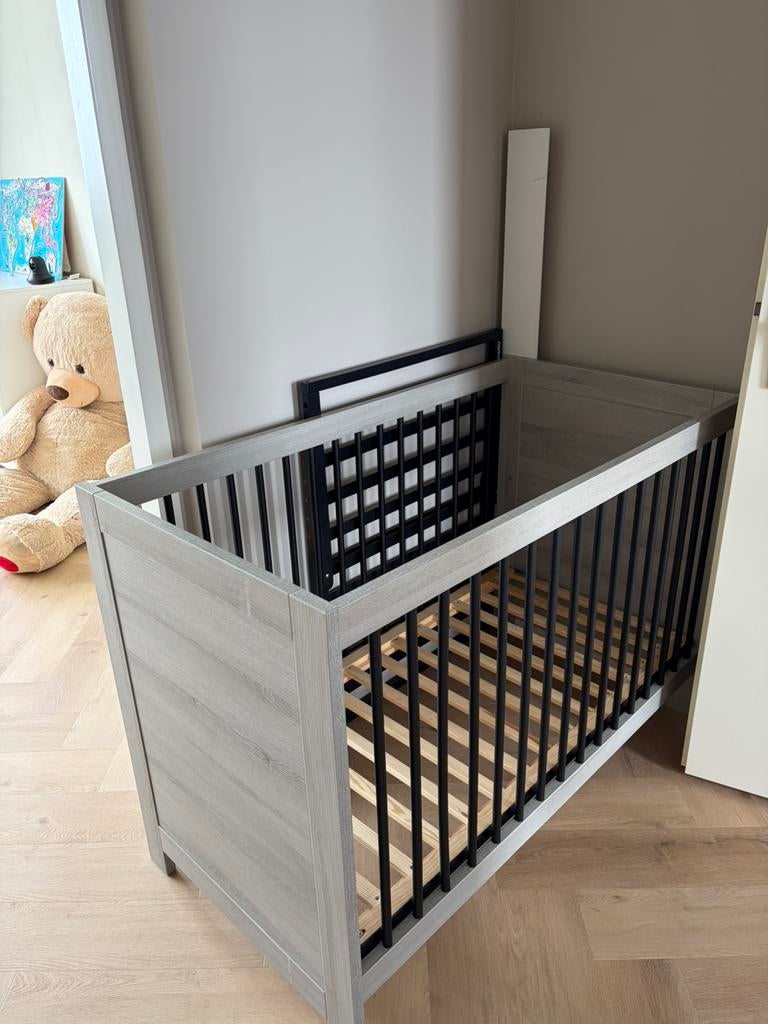 Ledikant, Kinderen en Baby's, Kinderkamer | Complete kinderkamers, Ophalen, Zo goed als nieuw, Jongetje of Meisje