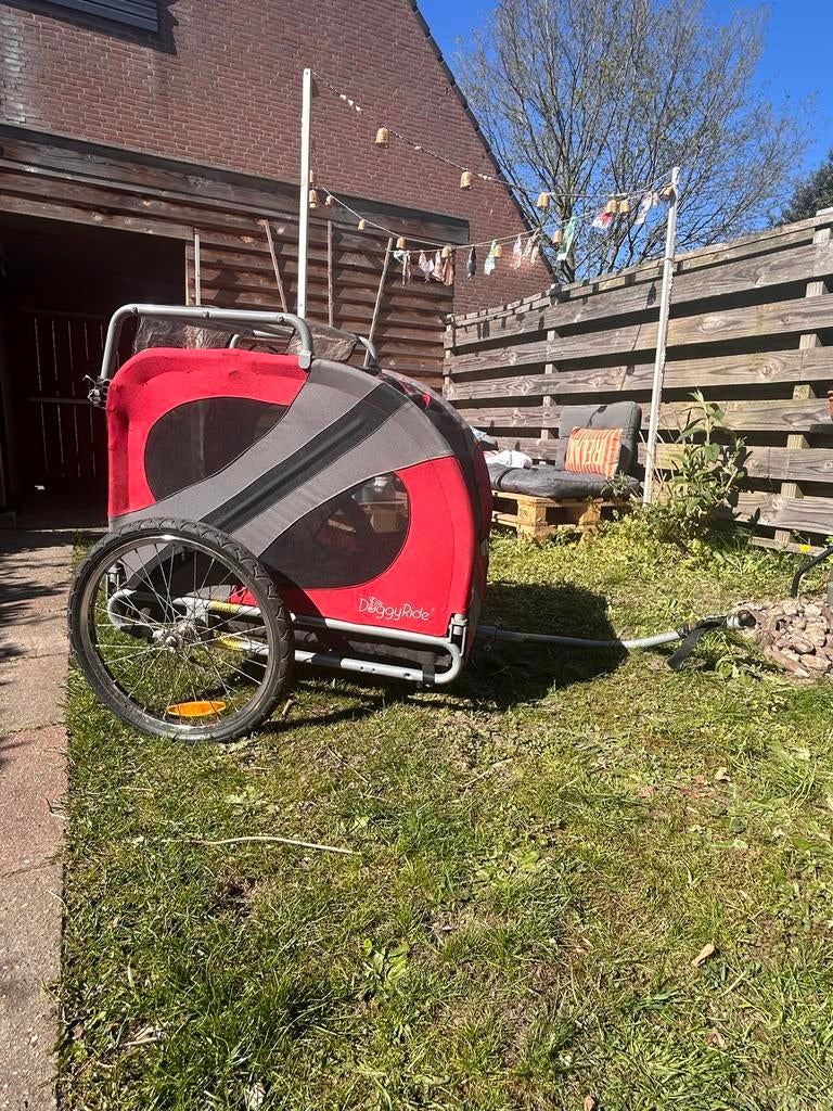 DoggyRide Hondenfietskar - Rood/Grijs - Gebruikt, Ophalen, Gebruikt, Opvouwbaar, 20 tot 40 kg