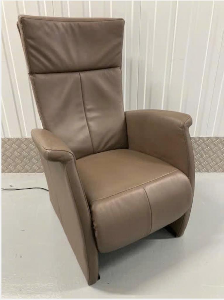 Relaxstoel met sta-op functie, leer, Maat M Tiptoetsen izgs, Huis en Inrichting, Fauteuils, Ophalen, Zo goed als nieuw, Tijdloos strak