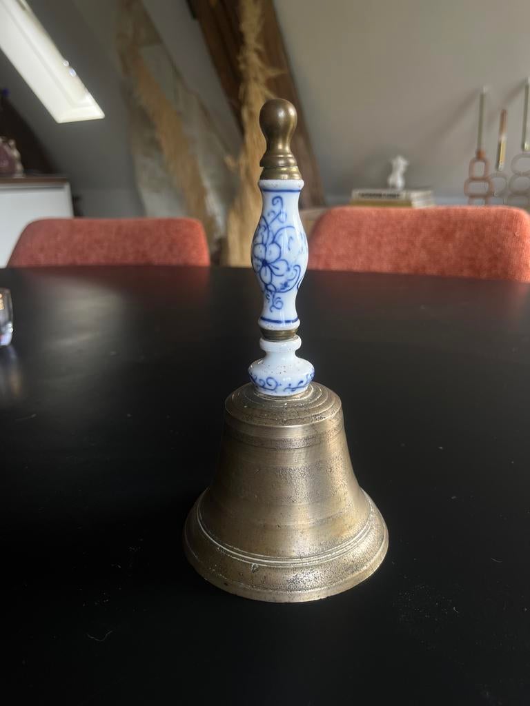Vintage messing tafelbel met Delfts blauwe handgreep, Ophalen of Verzenden