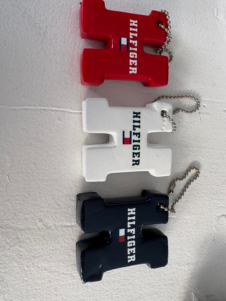 Tommy Hilfiger sleutelhangers 3 stuks, Ophalen of Verzenden, Nieuw, Sport