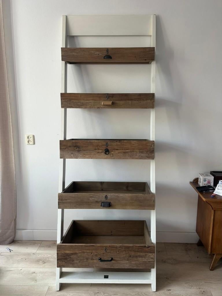 Open kast met vijf lades, Ophalen, Gebruikt