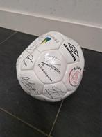 Ajax bal met handtekeningen ABN AMRO 1995, Ophalen of Verzenden, Gebruikt, Ajax, Overige typen