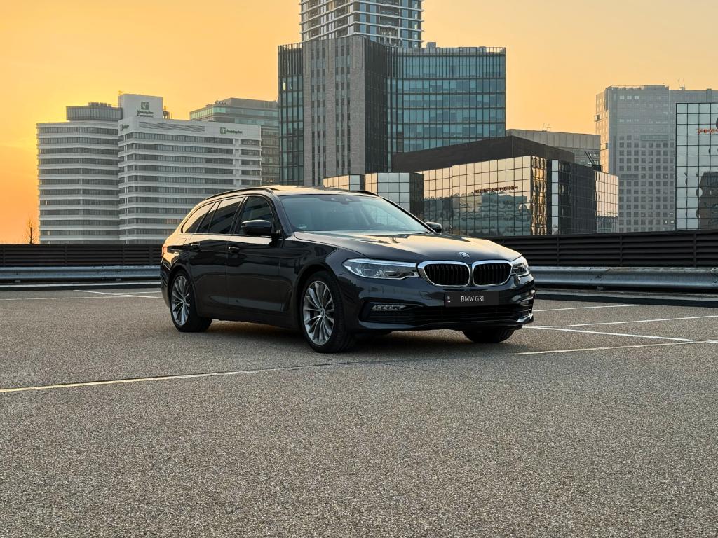 BMW 5-serie 530i Touring High Executive Sport Line Panorama, Auto's, Automaat, 1998 cc, Achterwielaandrijving, Leder