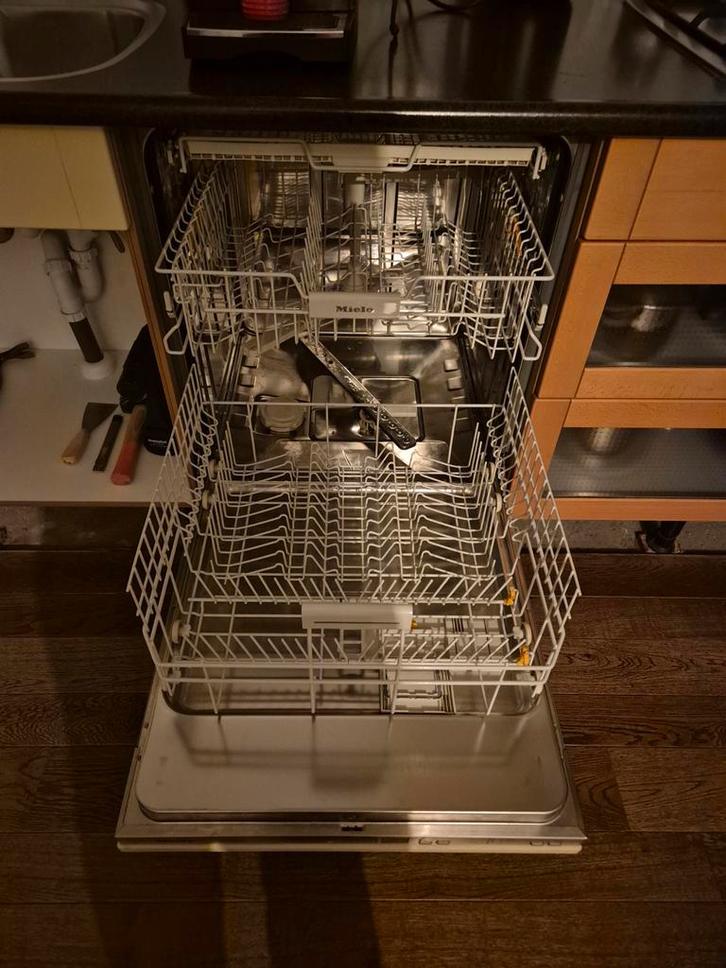 Miele Inbouw Vaatwasser - Active SC, Witgoed en Apparatuur, Vaatwasmachines, Gebruikt, Inbouw, 85 tot 90 cm, 60 cm of meer, 10 tot 14 liter