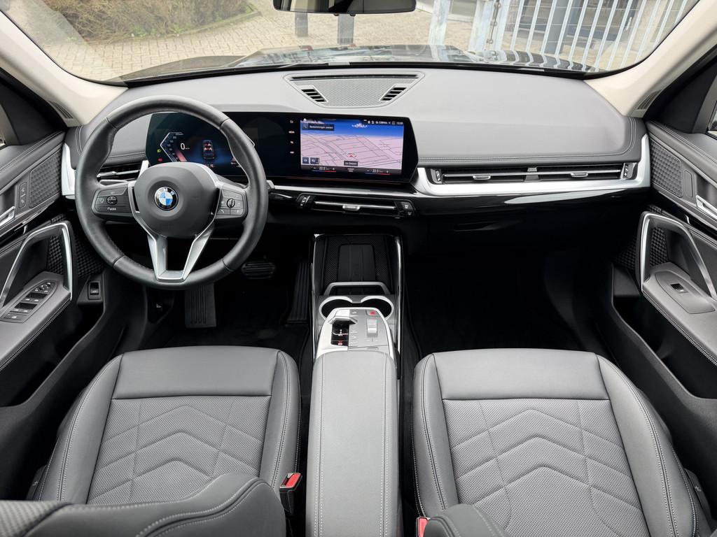BMW X1 sDrive18i X line Trekhaak | Stoelverw. | Leer | Adapt, 12 maanden, 136 pk, Gebruikt, Zwart
