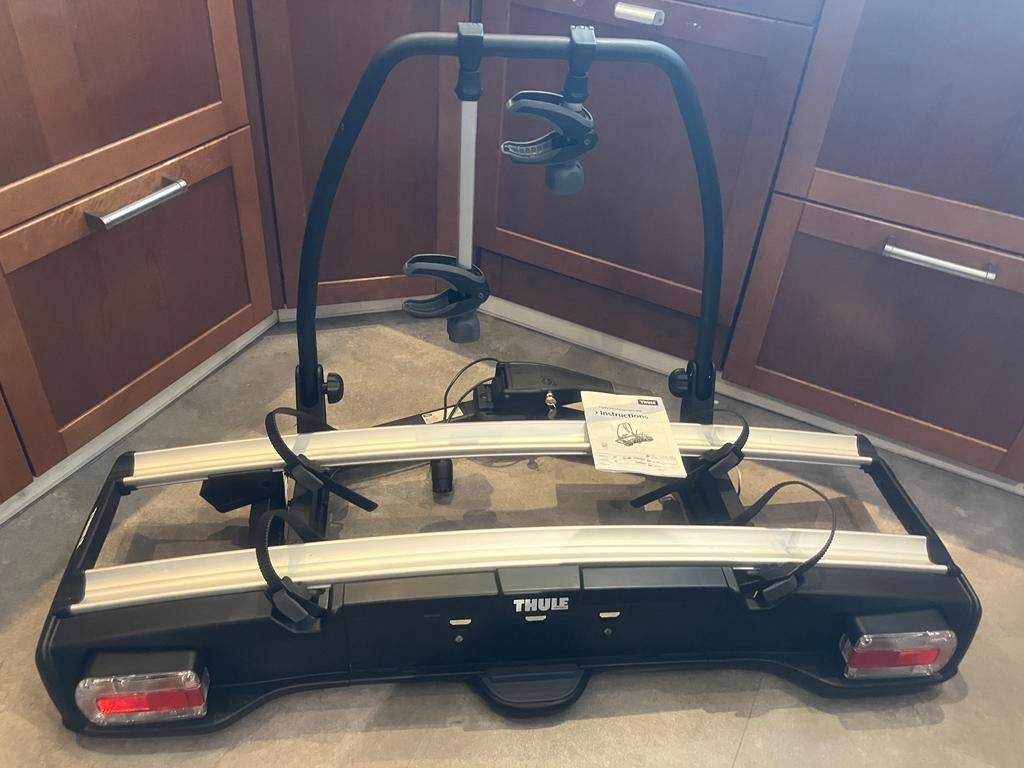 Thule Velospace 918 voor e-bikes brede banden kantelbaar, Auto diversen, Fietsendragers, Zo goed als nieuw, Trekhaakdrager, 2 fietsen