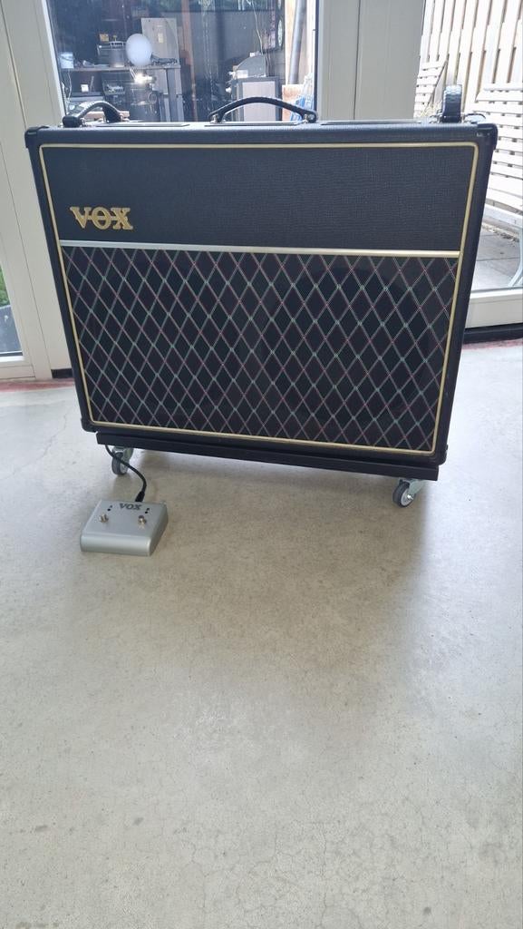 Vox AC30 CC2X met footswitch,Celestion Alnico Blue Speakers, Muziek en Instrumenten, Ophalen, Zo goed als nieuw, Minder dan 50 watt