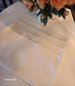 Groot roomwit tafelkleed 140x220 cm met 4 servetten, Ophalen of Verzenden, Zo goed als nieuw, Rechthoek, Binnen