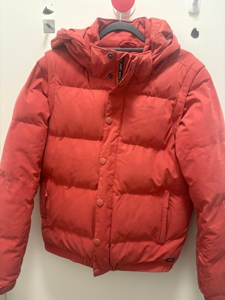 Red Protest Ski Jacket (Womens size M), Kleding | Dames, Jassen | Winter, Ophalen of Verzenden, Zo goed als nieuw, Maat 38/40 (M)