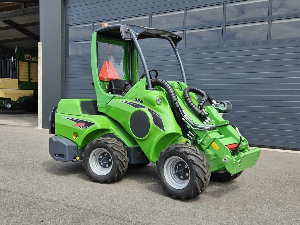 Avant 528 Rental mini-shovel (bj 2025), Wiellader of Shovel