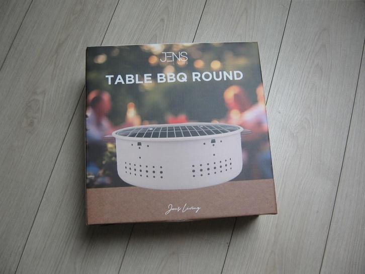 Jens Living tafel BBQ nieuw in doos €15.00 Gezellig  BBQen ?, Tuin en Terras, Houtskoolbarbecues, Nieuw, Ophalen of Verzenden