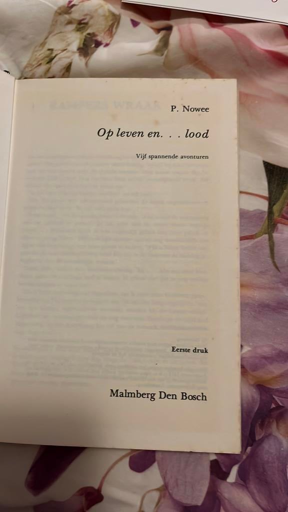 Arendsoog op leven en lood, Boeken, Ophalen of Verzenden, Gelezen