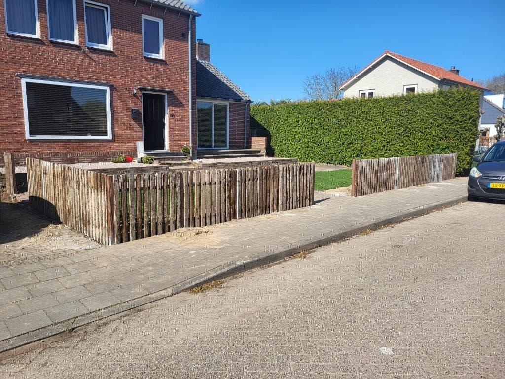 Tuinhek , weideafscheiding hardhout, stalroosters Azobe hout