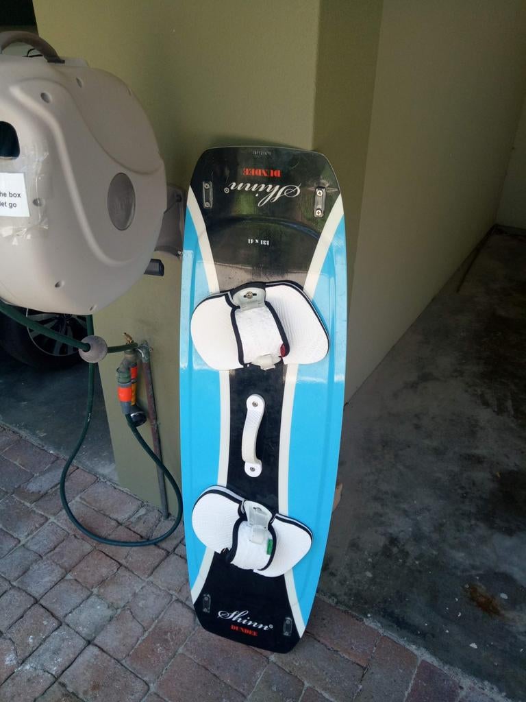 Shinn Dundee kiteboard 131x41, Watersport en Boten, Kitesurfen, Twintip, Ophalen of Verzenden, Gebruikt, Kiteboard