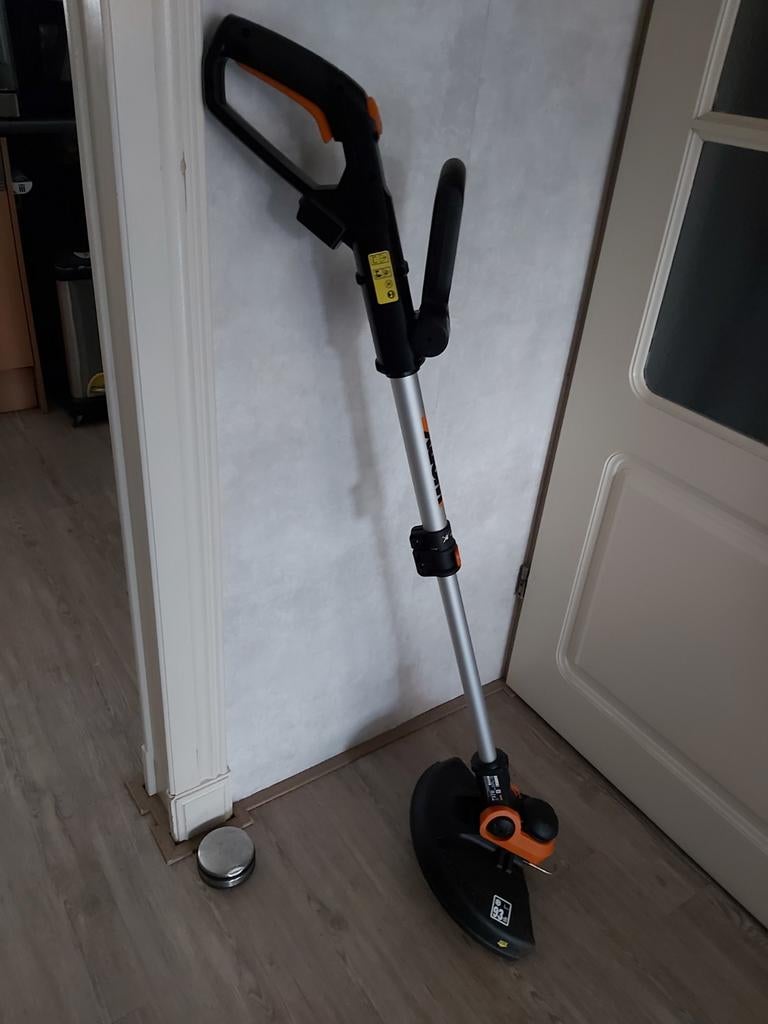 Worx grastrimmer - Accu aangedreven, Ophalen, Worx, Accu, Zo goed als nieuw