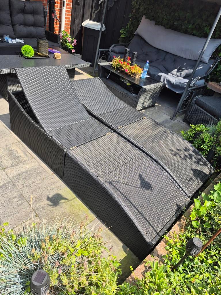 Zwarte rotan ligbedden met kussen, Tuin en Terras, Ophalen