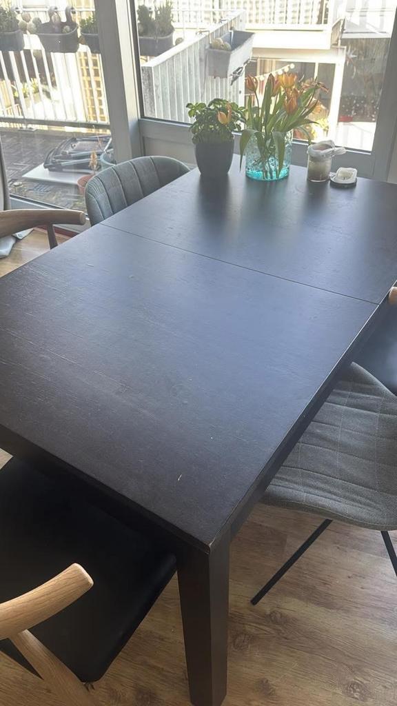 Zwarte IKEA eettafel, uitschuifbaar (140x80 cm), Gebruikt, 100 tot 150 cm, Vier personen, Rechthoekig