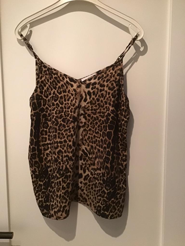 Tijgerprint topje, Kleding | Dames, Tops, Maat 38/40 (M), Beige, Ophalen of Verzenden, Zonder mouw