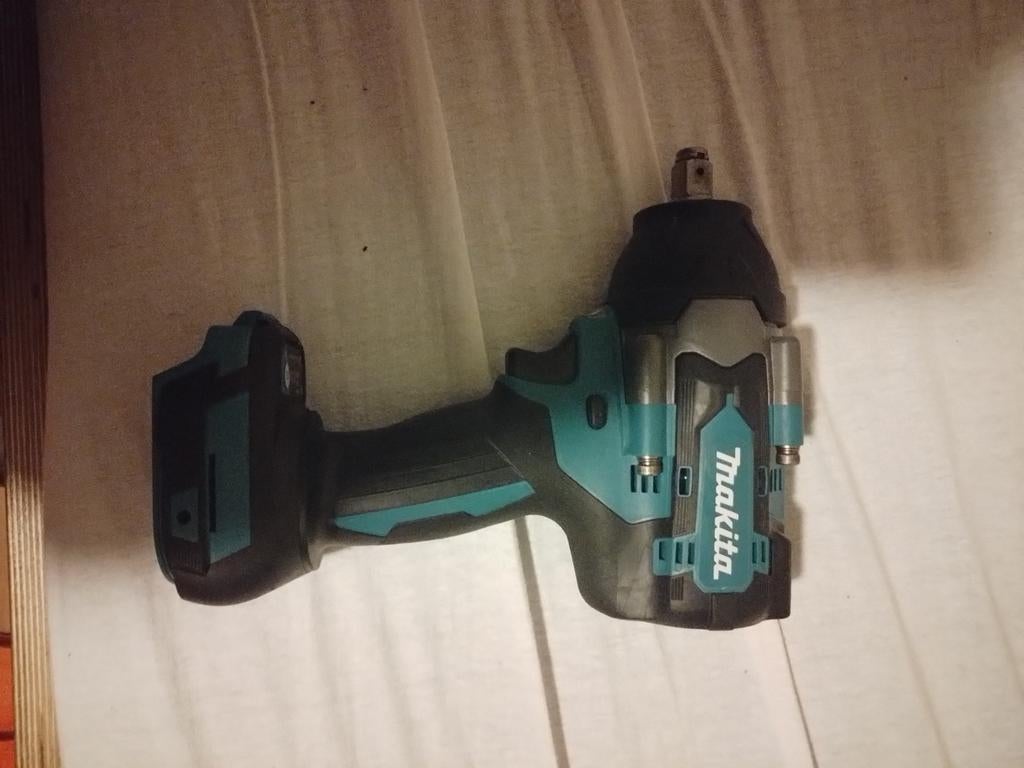 Makita DTW700 Slagmoersleutel - Nieuw!, Doe-het-zelf en Verbouw, Gereedschap | Handgereedschap, Ophalen of Verzenden, Nieuw