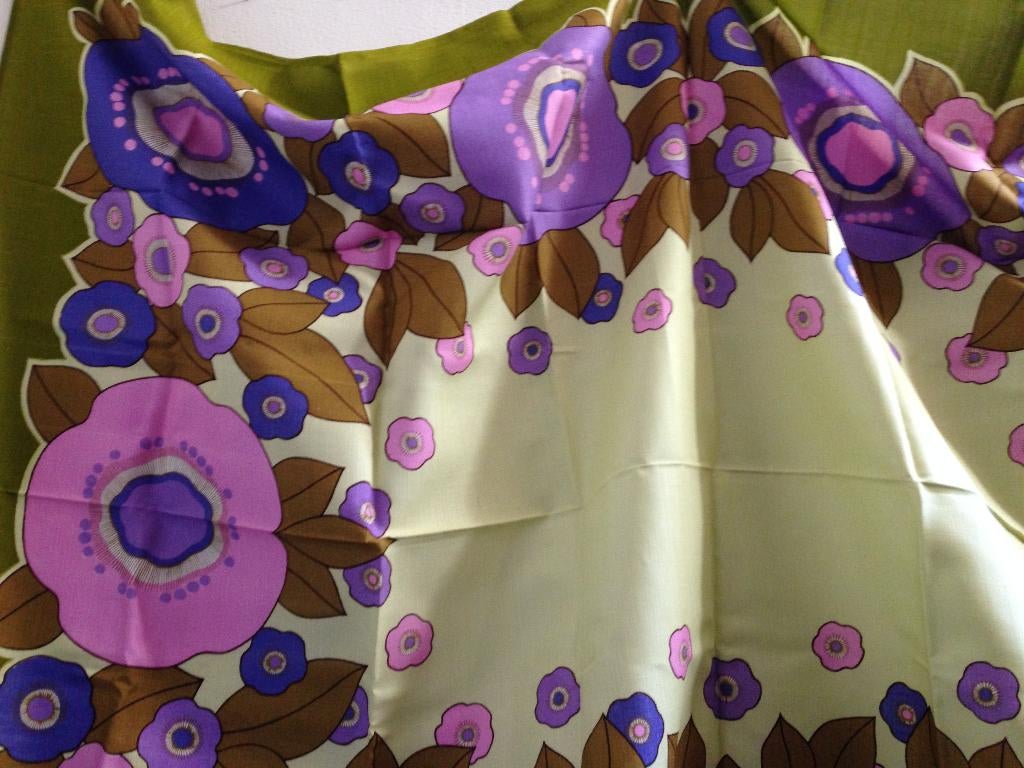 Retro tafelkleed met bloemmotief, Binnen, Gebruikt, Onbekend, Ophalen of Verzenden