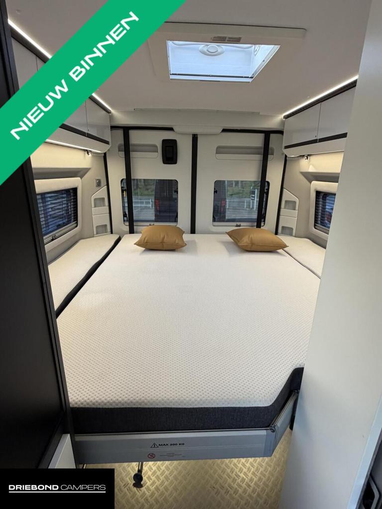 Adria Twin Supreme 640 SGX Zonnepaneel Trekaak Skyroof Luife, Automaat, Buscamper of Camperbus, Airbags, Bedrijf